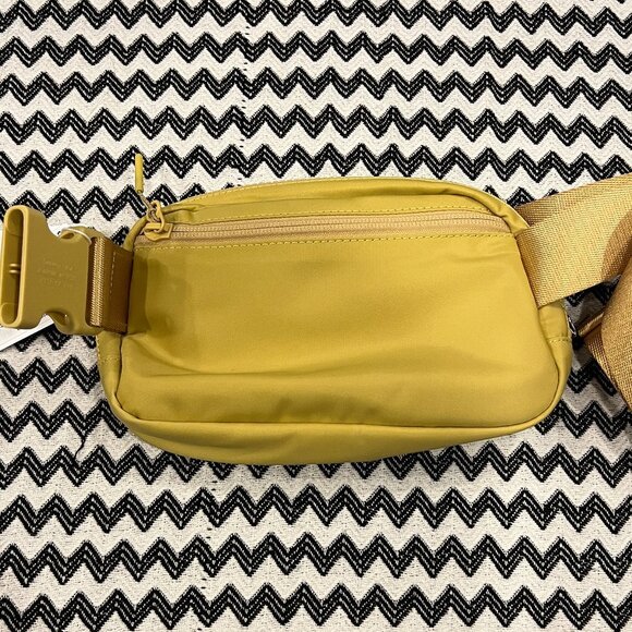 NWT Golden Sand lululemon Everywhere Belt Bag EBB 1L FAST SHIP - Picture 5 of 9